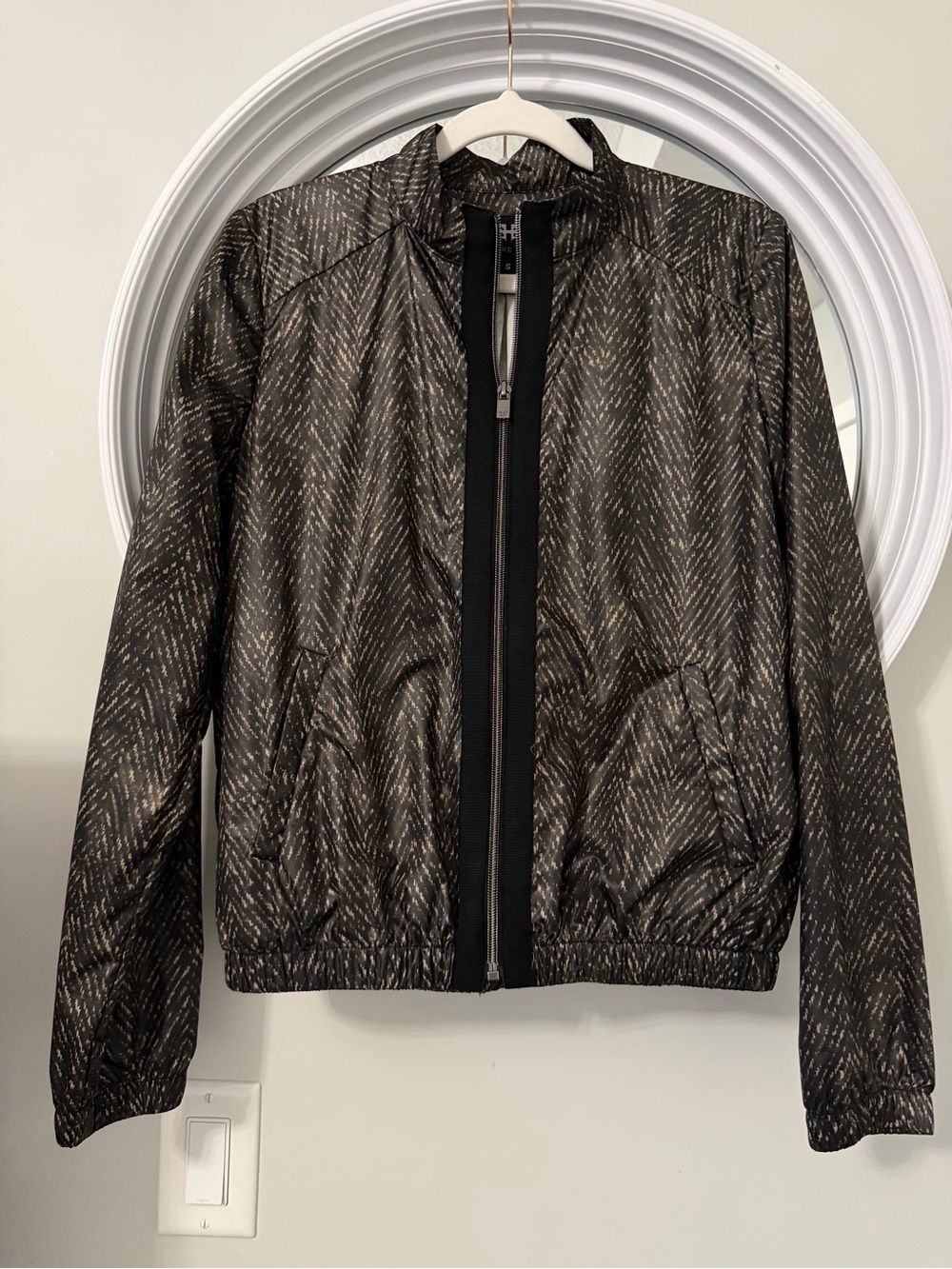 Heroine Sport Printed Metallic Windbreaker Bomber Jacket ⚡👟